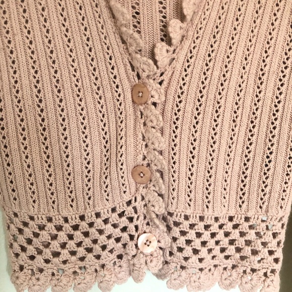 Lulu Pink Crochet Style Sweater Size L - Picture 3 of 8
